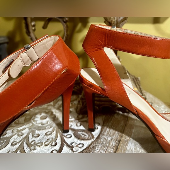 Nine West  “Suzyo” Heels with Ankle Strap and Pointed Toe. Size 8 - Picture 8 of 12